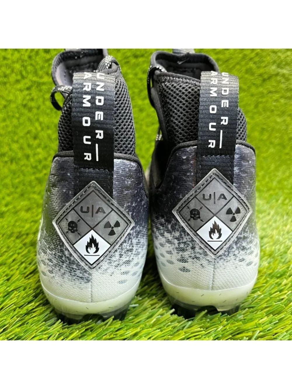 Under Armour Spotlight Lux MC 2.0 Mens Size 10.5 Black White Football Cleats